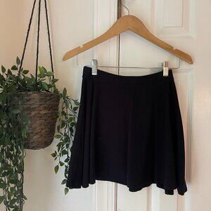 KIMCHI BLUE (URBAN OUTFITTERS) Black Skater Skirt in Size XS